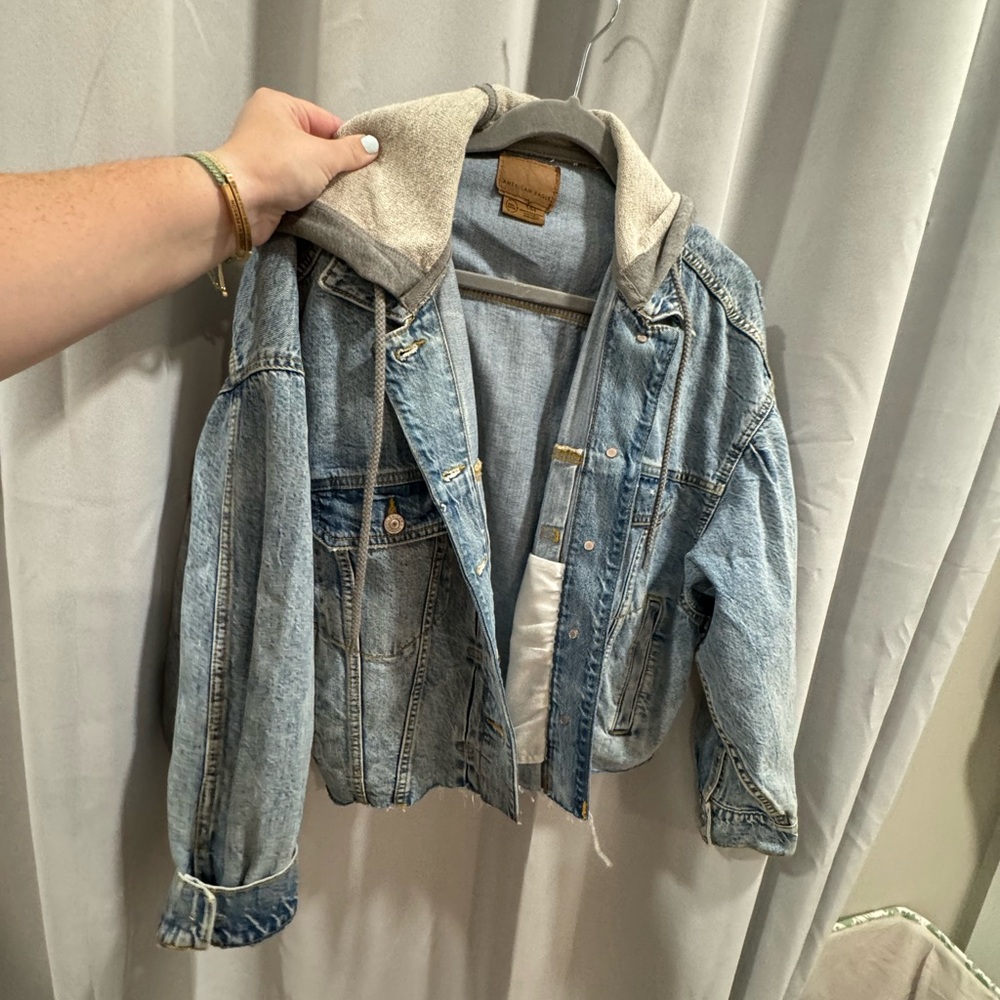 American Eagle cropped- hooded Jean jacket